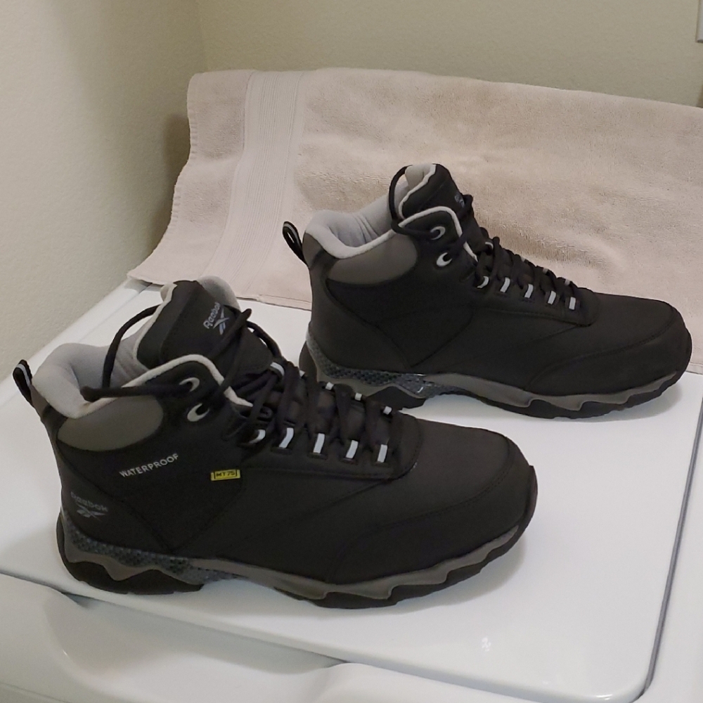 Reebok Beamer Waterproof Athletic Hiker With Cushguard Internal Met Guard